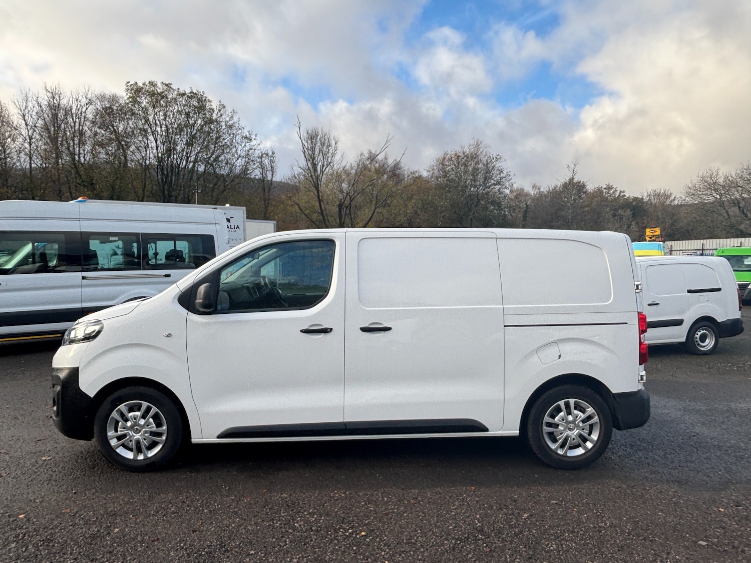 Used Vauxhall Vivaro 2021 for sale - 76565110: Photo 2