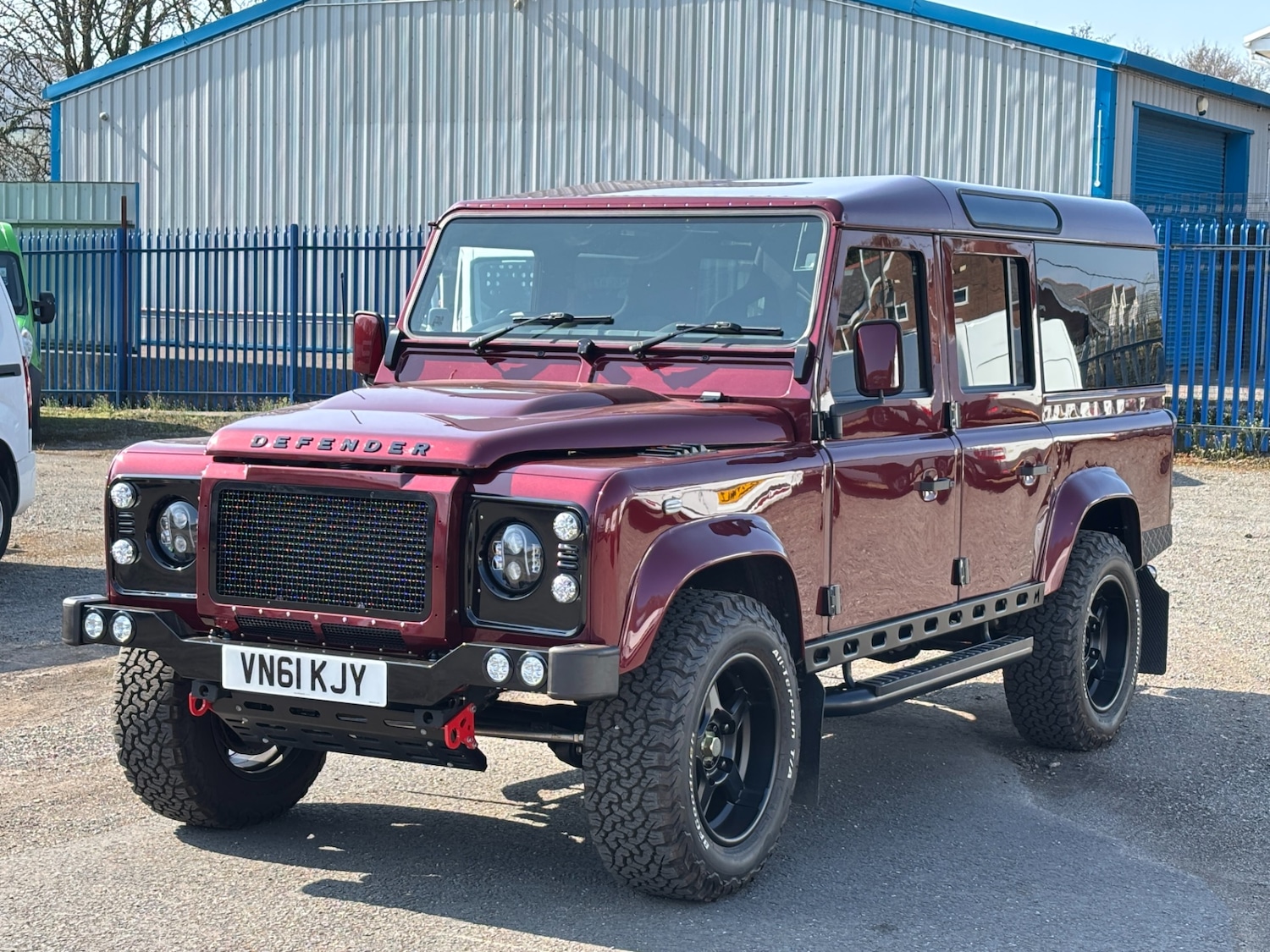 Used Land Rover Defender 2011 for sale - 76363124: Photo 1