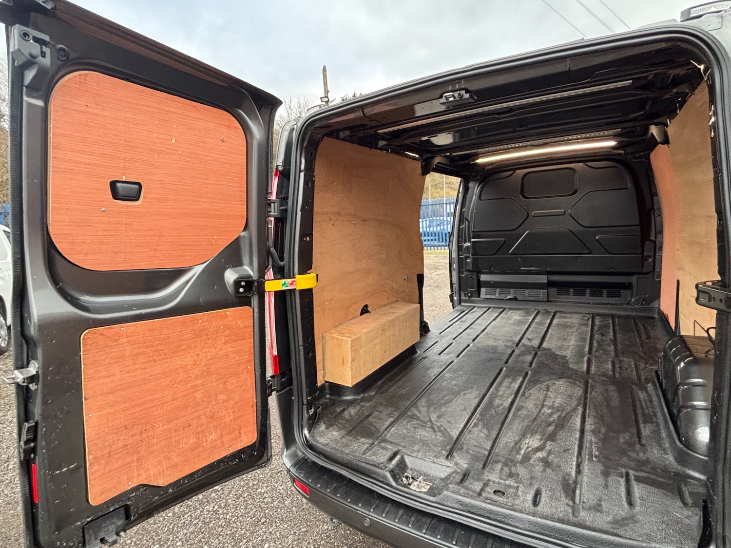 Used Ford Transit Custom 2023 for sale - 77803691: Photo 17