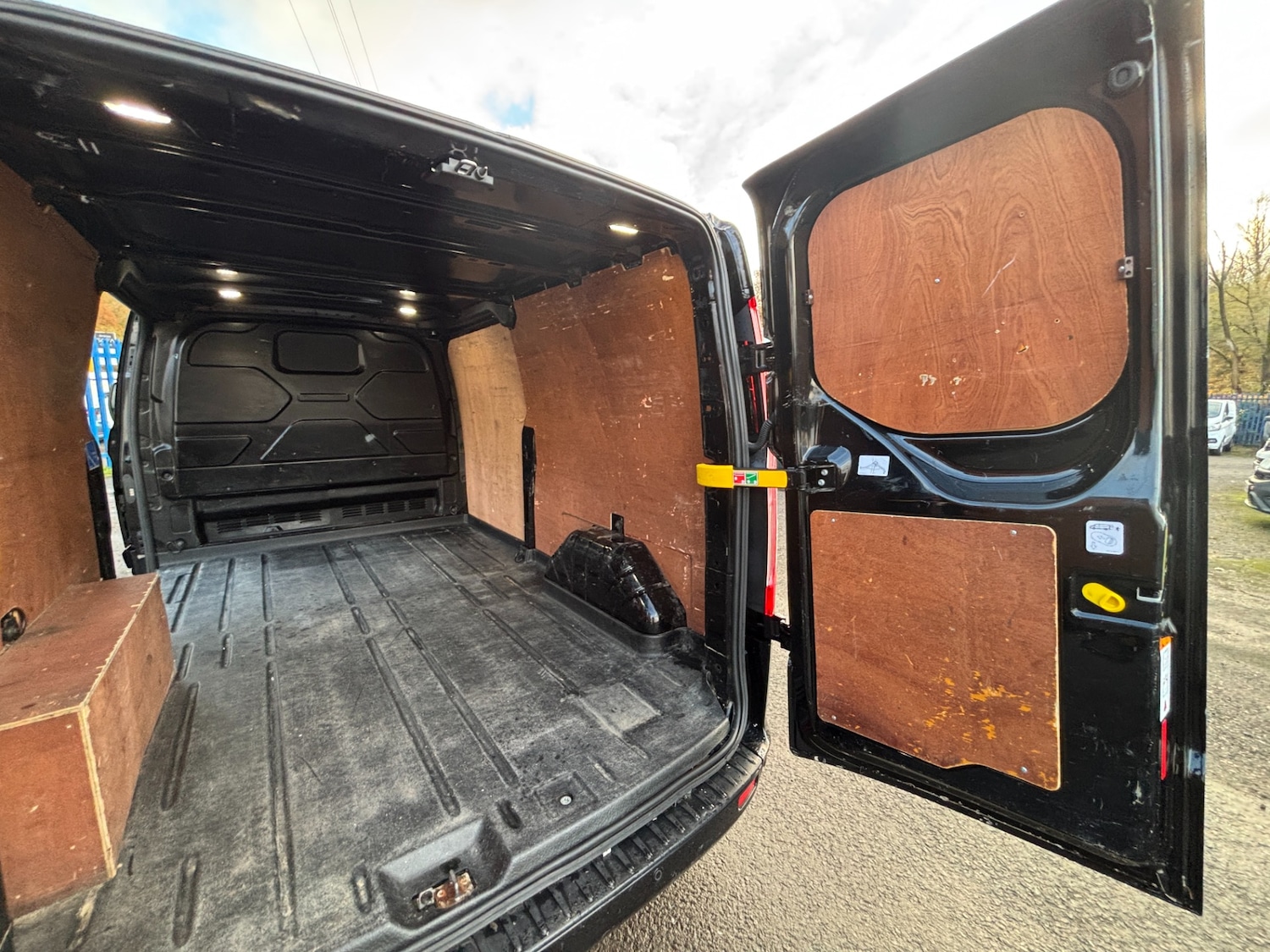 Used Ford Transit Custom 2021 for sale - 76533627: Photo 16