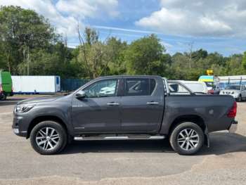 Used Toyota Hilux 2019 for sale - 74742382: Photo