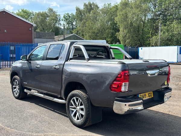Used Toyota Hilux 2019 for sale - 74742382: Photo 4