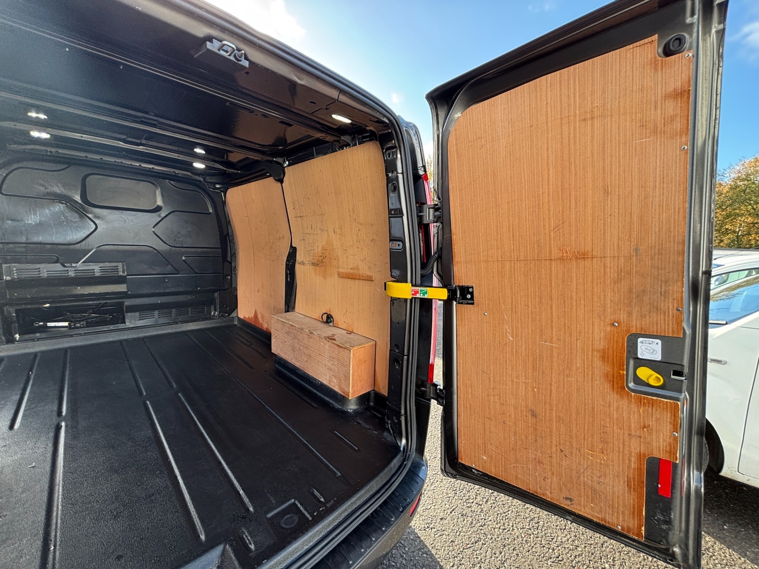 Used Ford Transit Custom 2020 for sale - 76517846: Photo 17