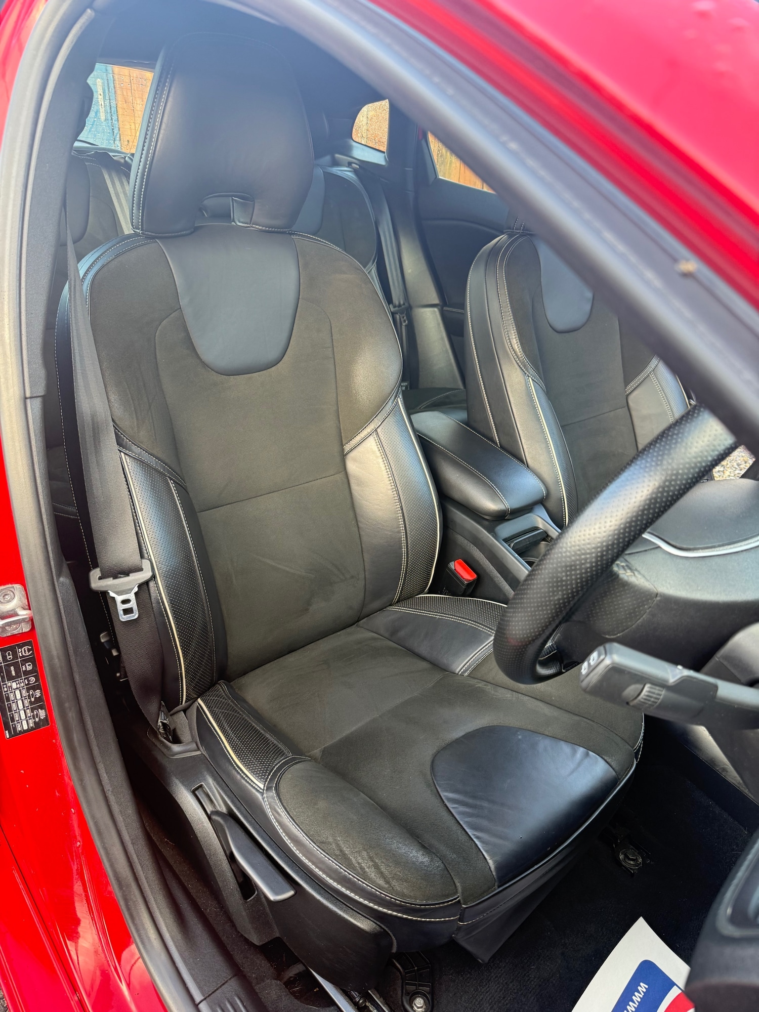 Used Volvo V40 2015 for sale - 77461884: Photo 11