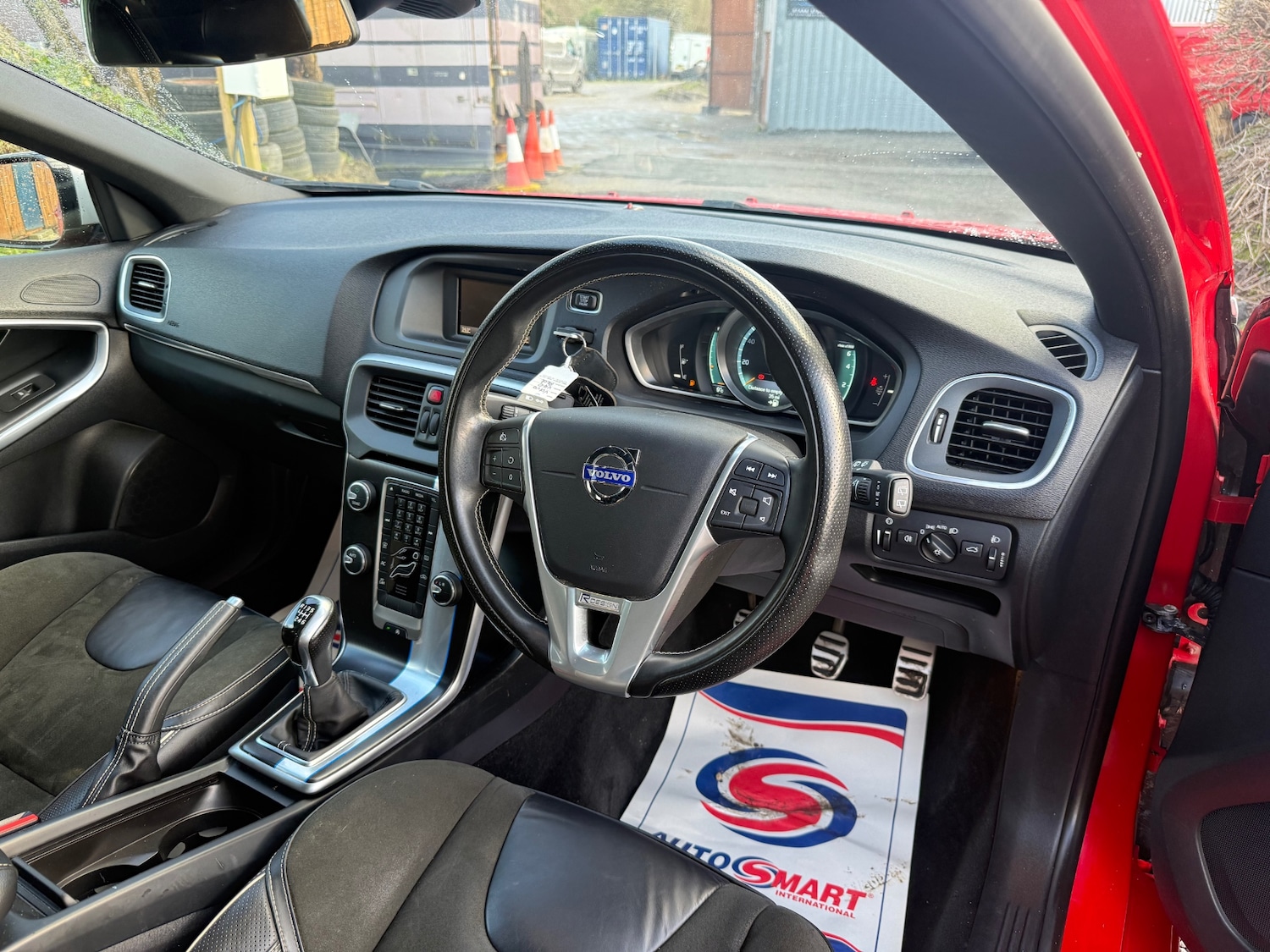 Used Volvo V40 2015 for sale - 77461884: Photo 8