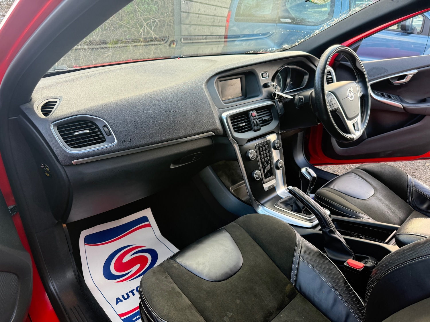 Used Volvo V40 2015 for sale - 77461884: Photo 9