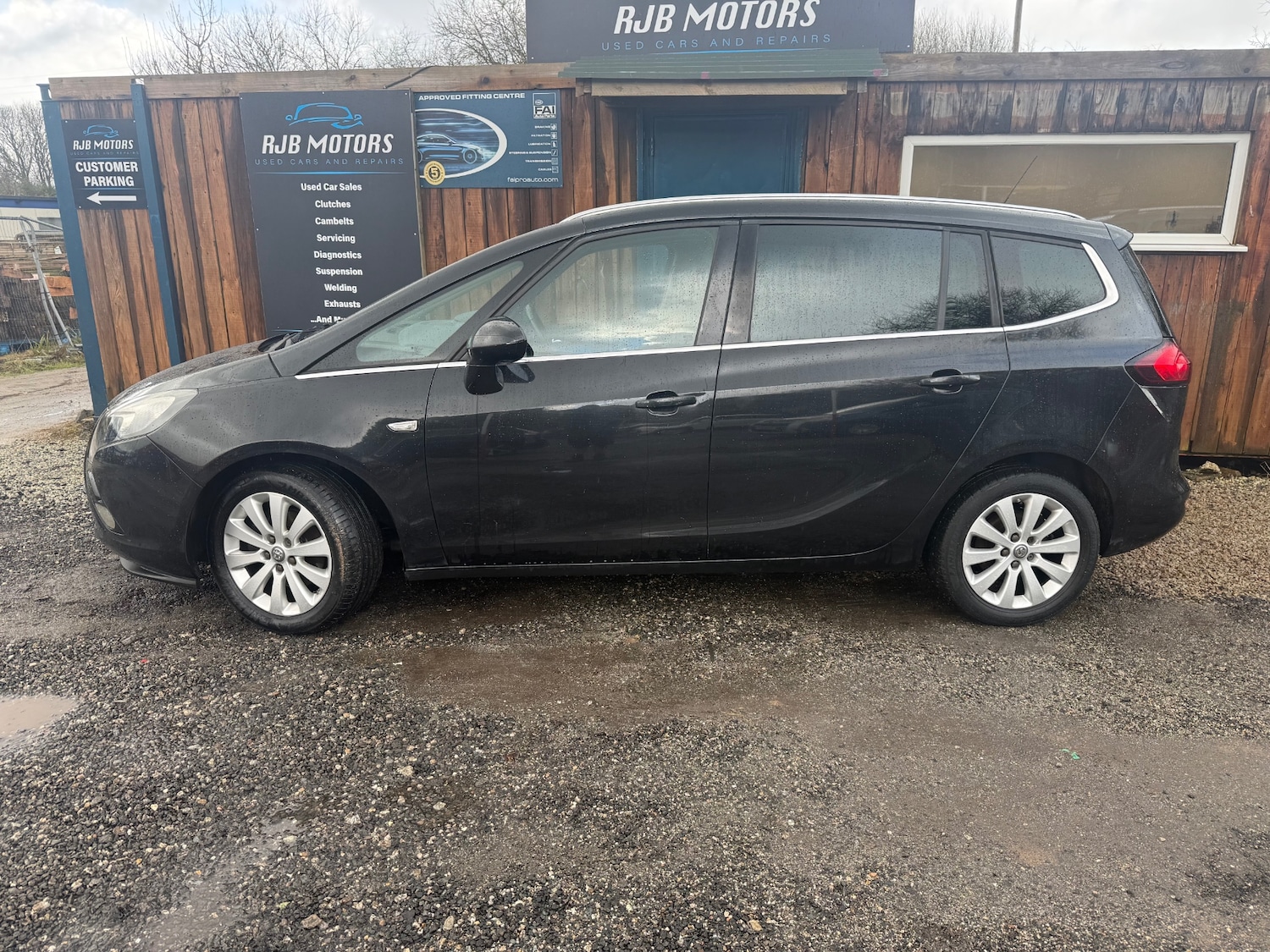 Used Vauxhall Zafira 2015 for sale - 77461425: Photo 2