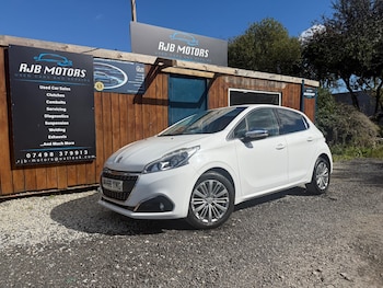 Peugeot - 208