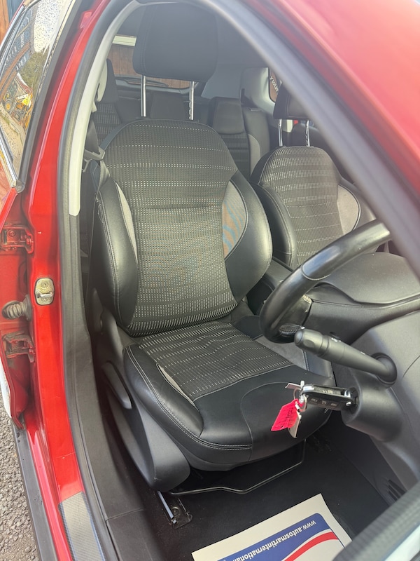 Used Peugeot 2008 2015 for sale - 76299523: Photo 12