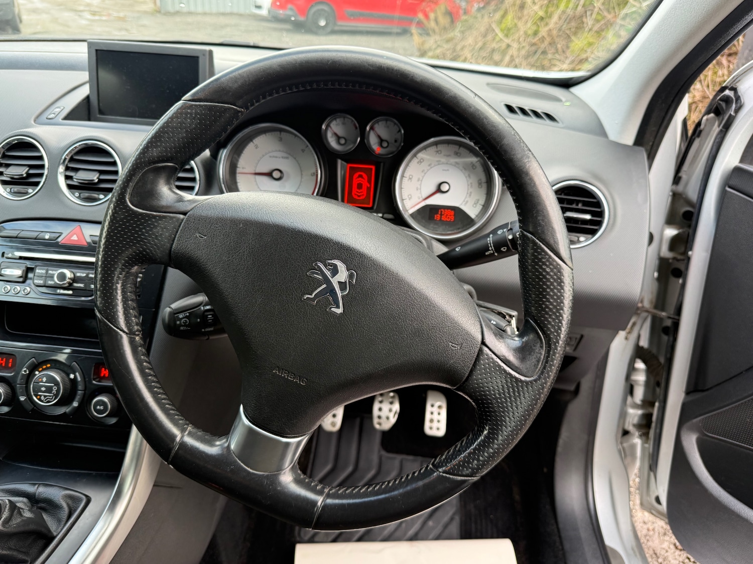 Used Peugeot 308 2013 for sale - 77610126: Photo 18