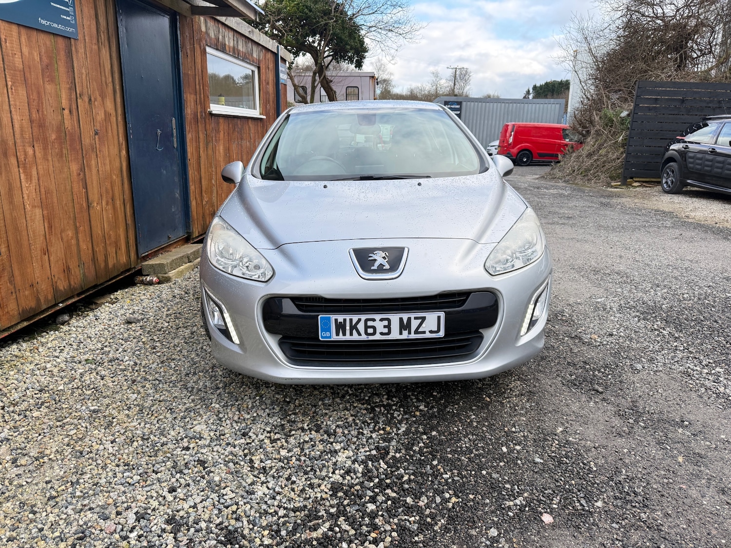 Used Peugeot 308 2013 for sale - 77610126: Photo 2