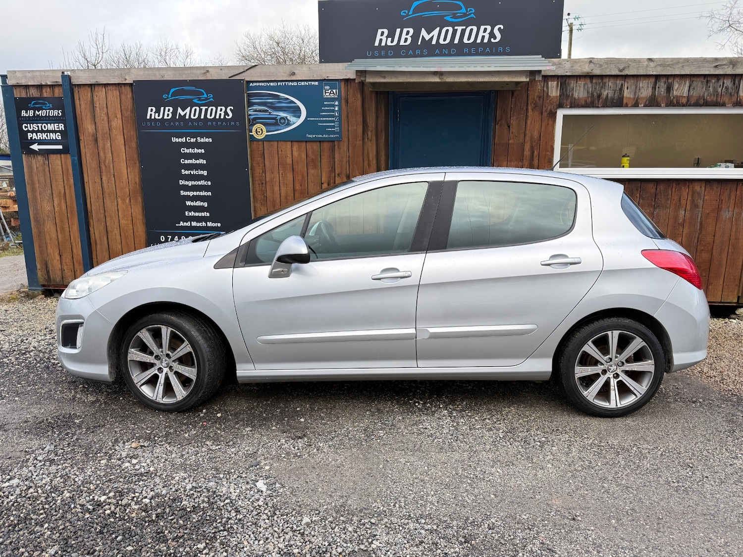 Used Peugeot 308 2013 for sale - 77610126: Photo 3
