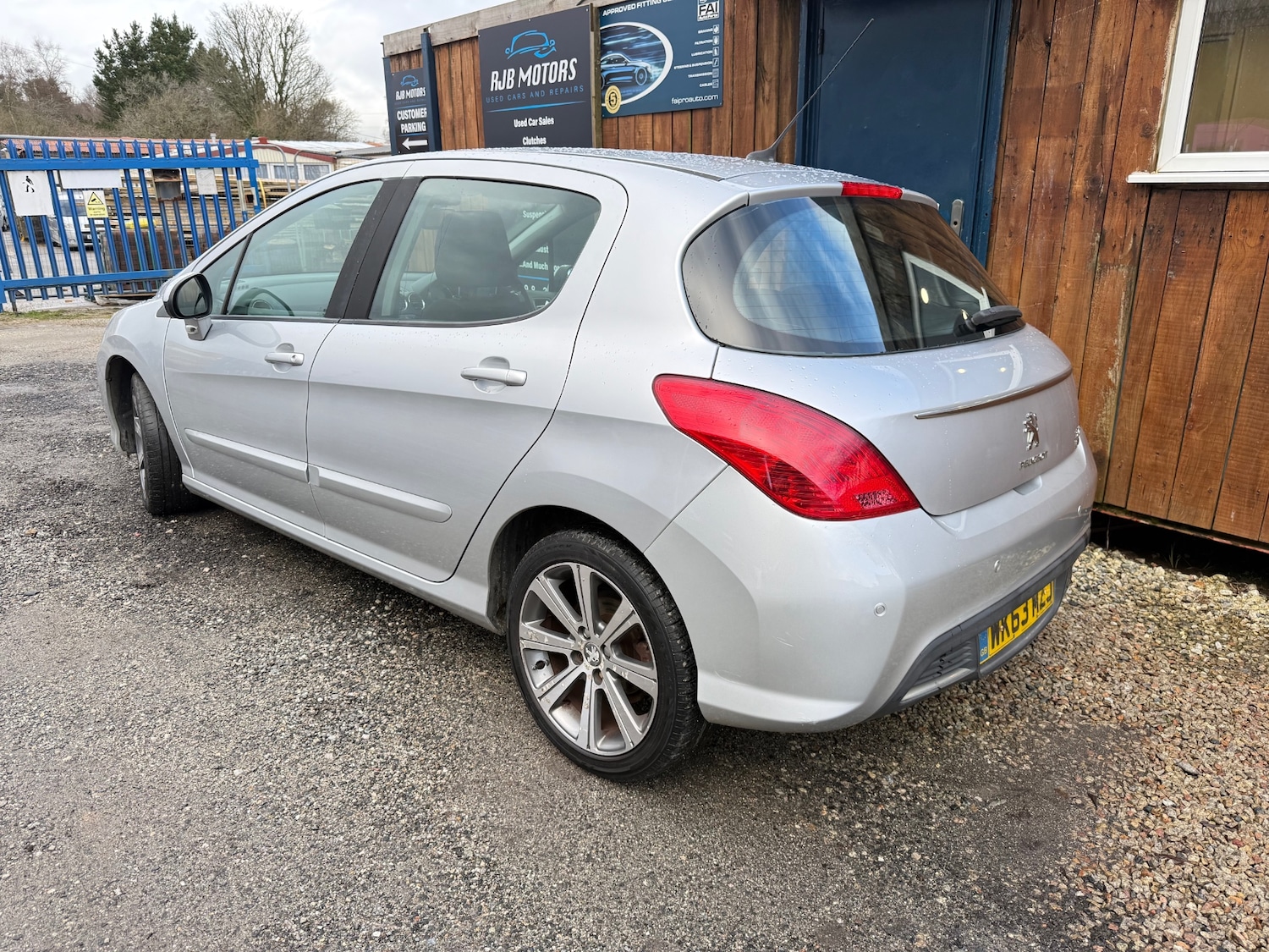 Used Peugeot 308 2013 for sale - 77610126: Photo 4