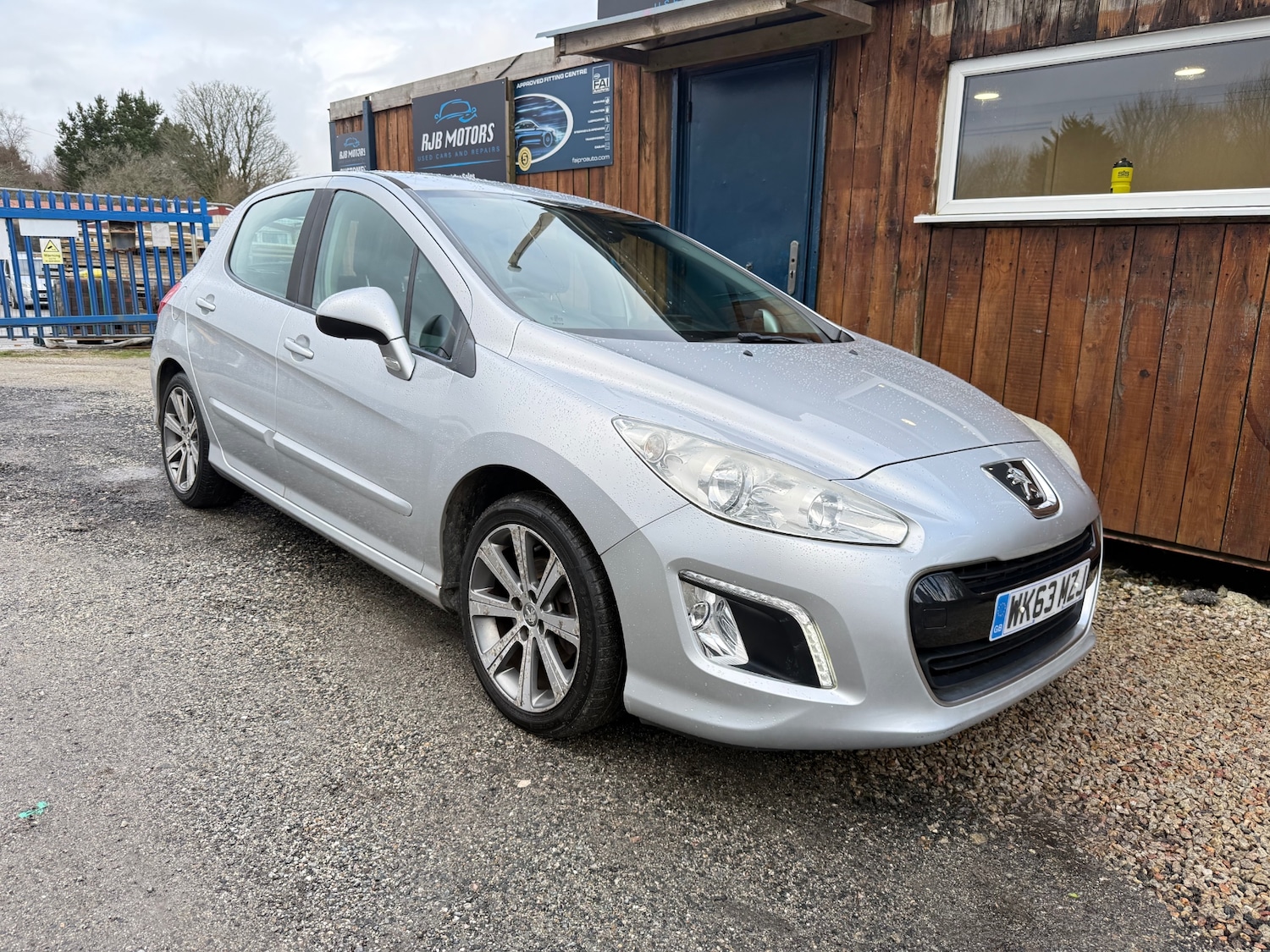 Used Peugeot 308 2013 for sale - 77610126: Photo 6