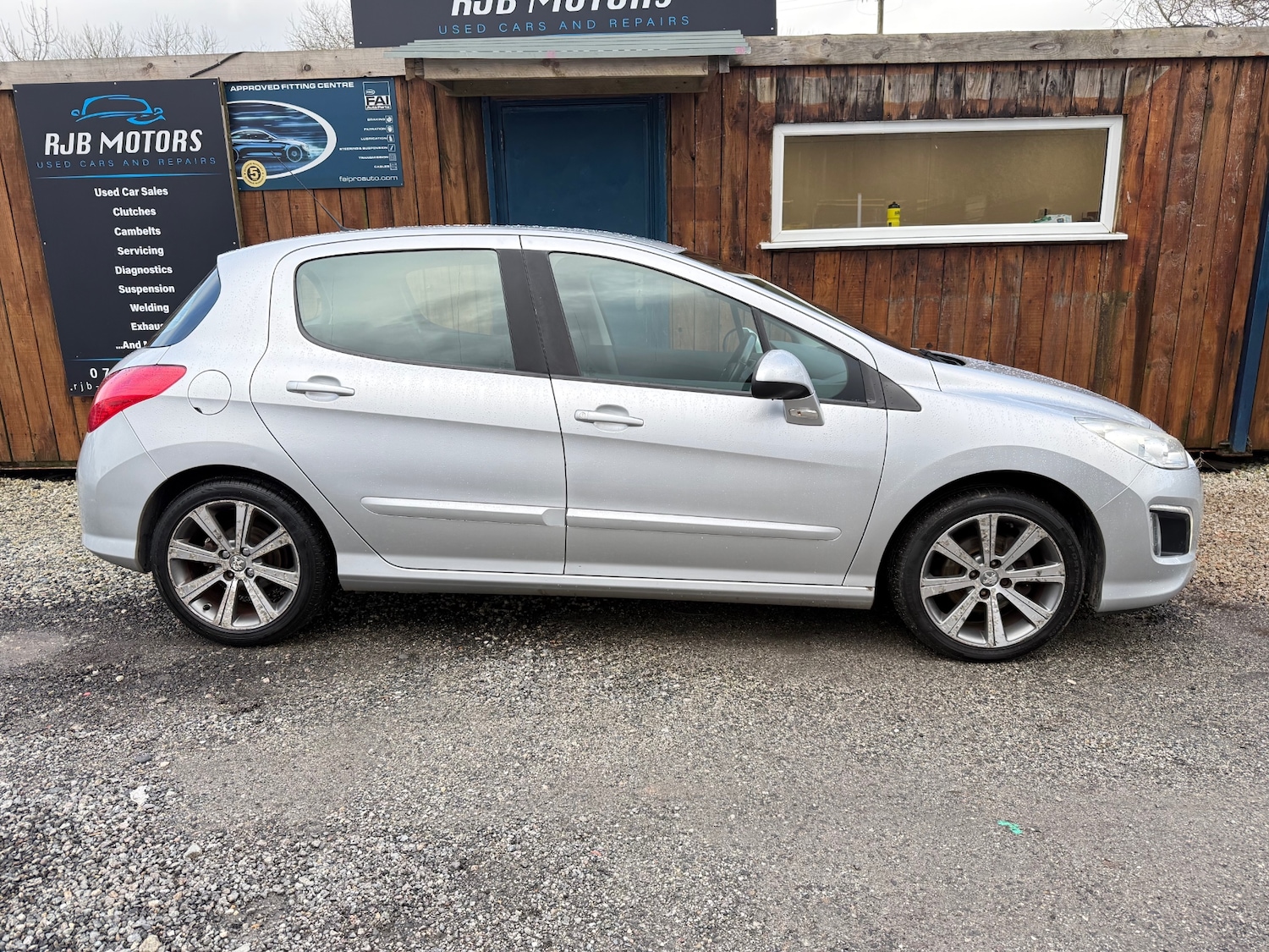 Used Peugeot 308 2013 for sale - 77610126: Photo 7