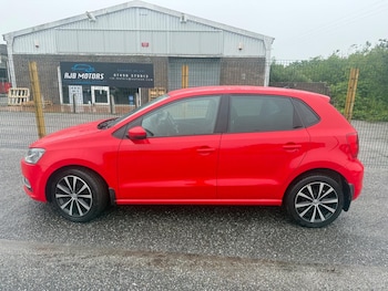 Used Volkswagen Polo 2016 for sale - 79017452: Photo