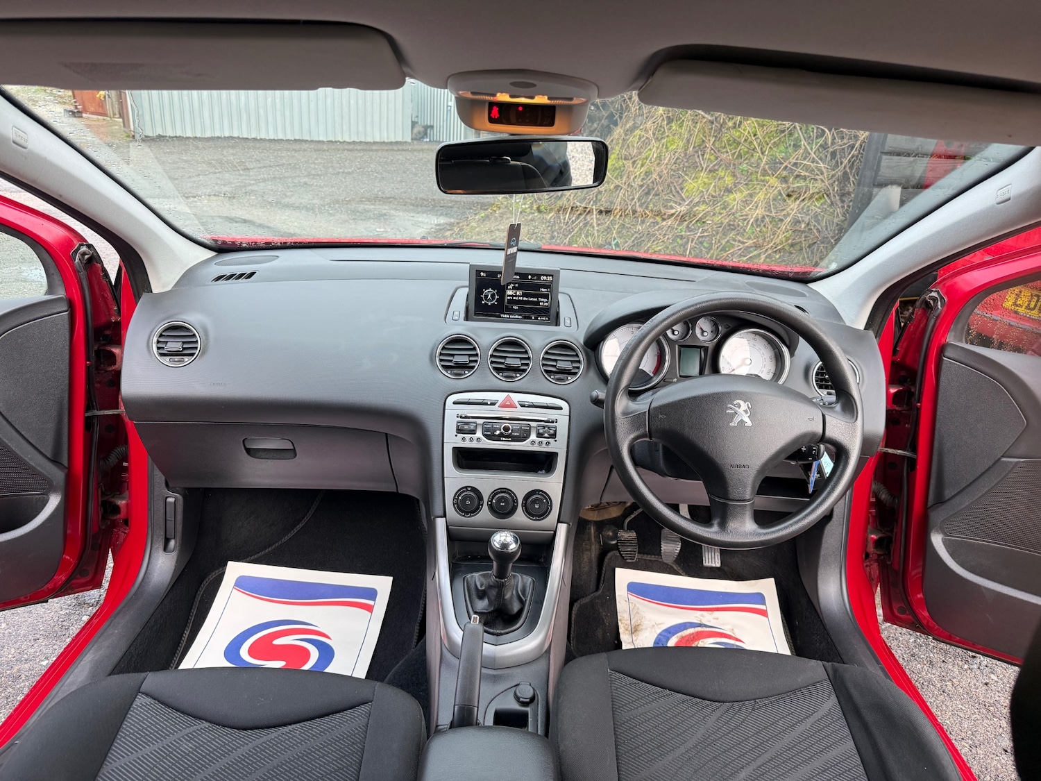 Used Peugeot 308 2013 for sale - 77700824: Photo 13