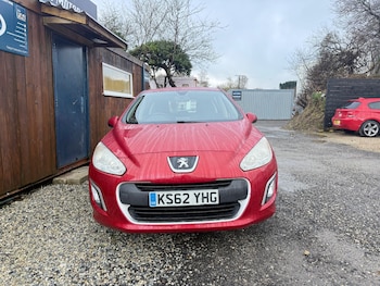 Used Peugeot 308 2013 for sale - 77700824: Photo