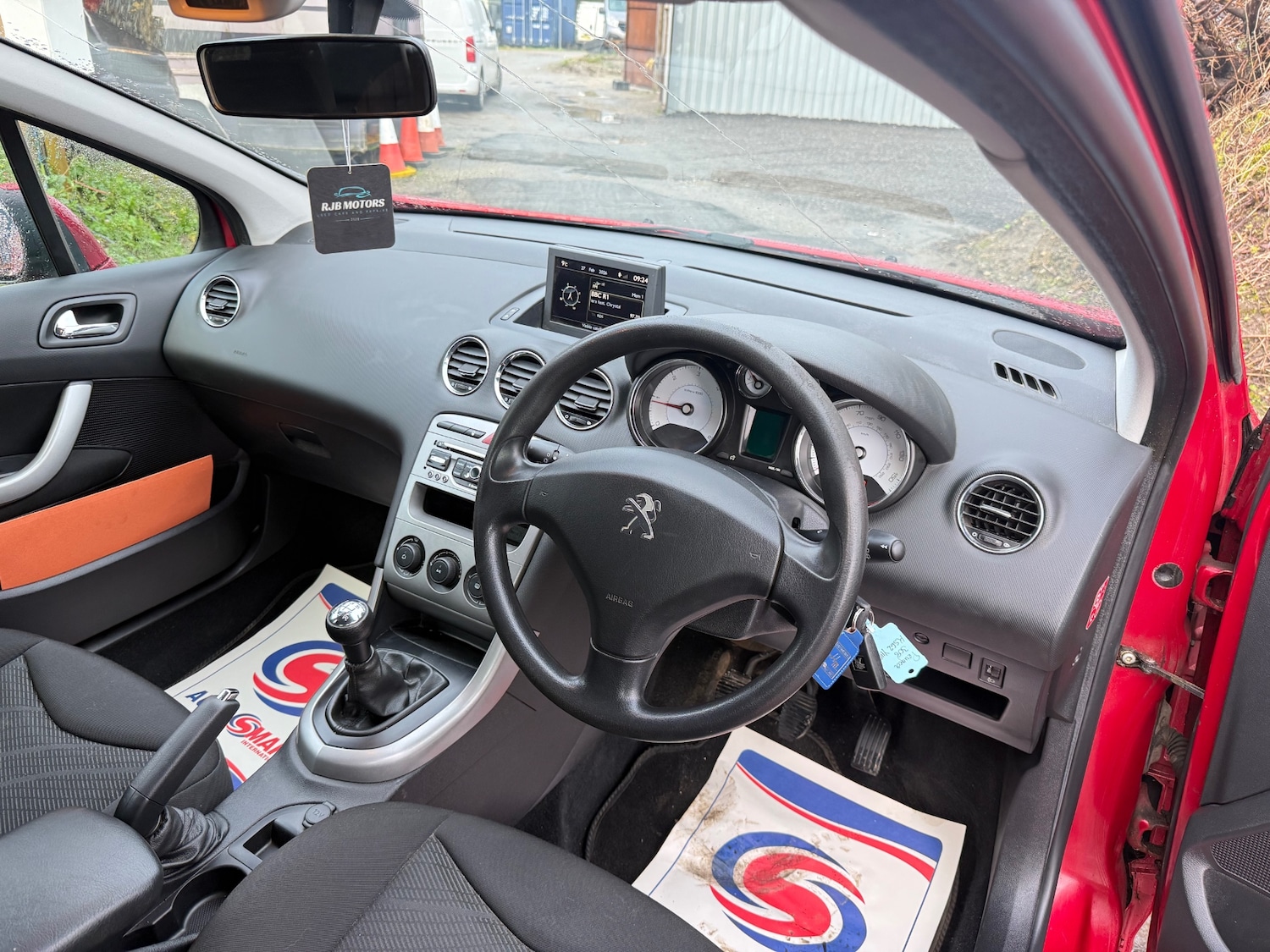 Used Peugeot 308 2013 for sale - 77700824: Photo 9