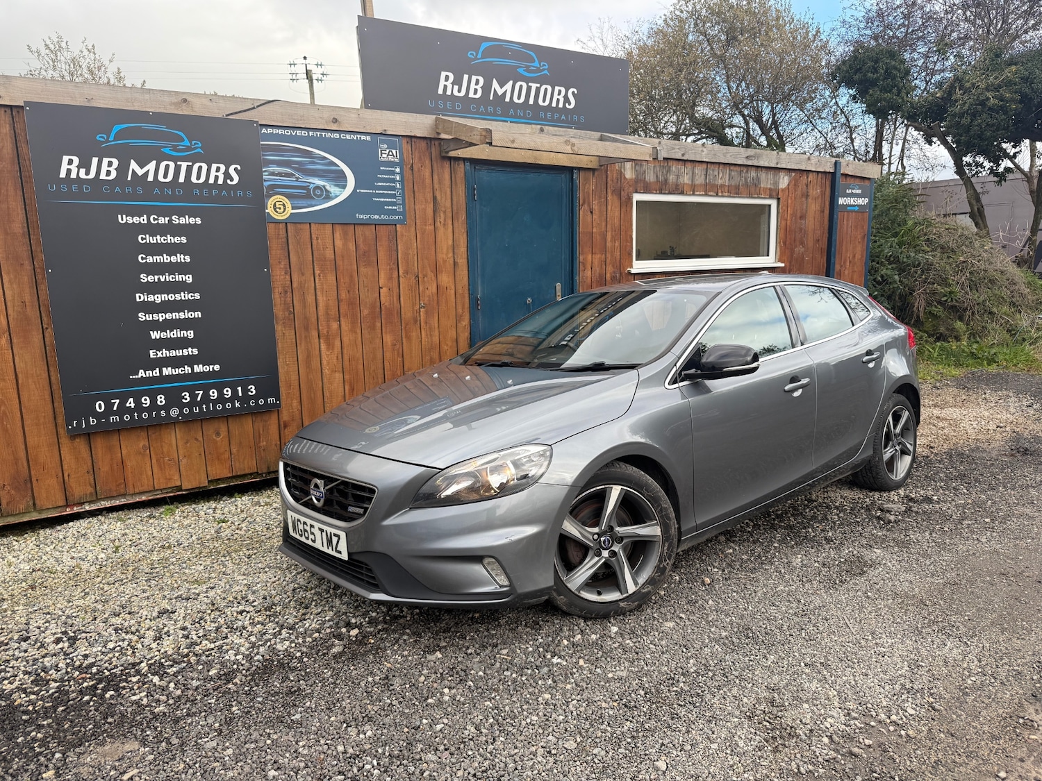Used Volvo V40 2015 for sale - 76444730: Photo 1