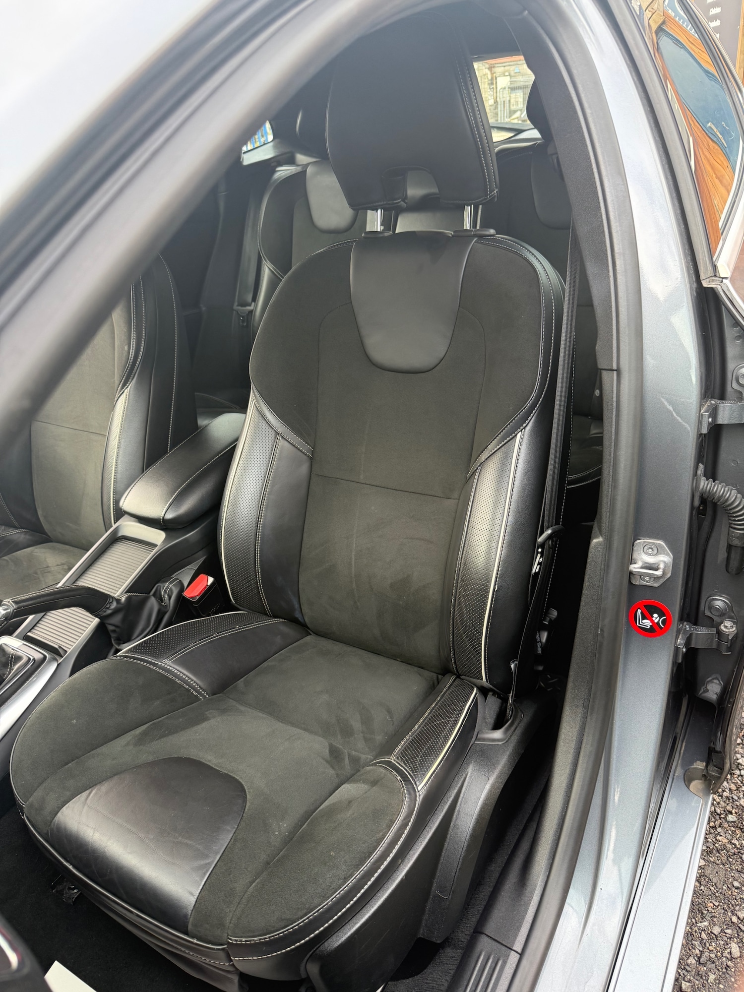 Used Volvo V40 2015 for sale - 76444730: Photo 11