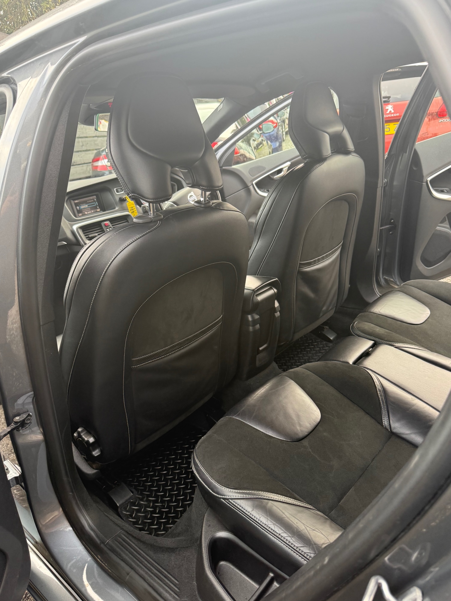 Used Volvo V40 2015 for sale - 76444730: Photo 16