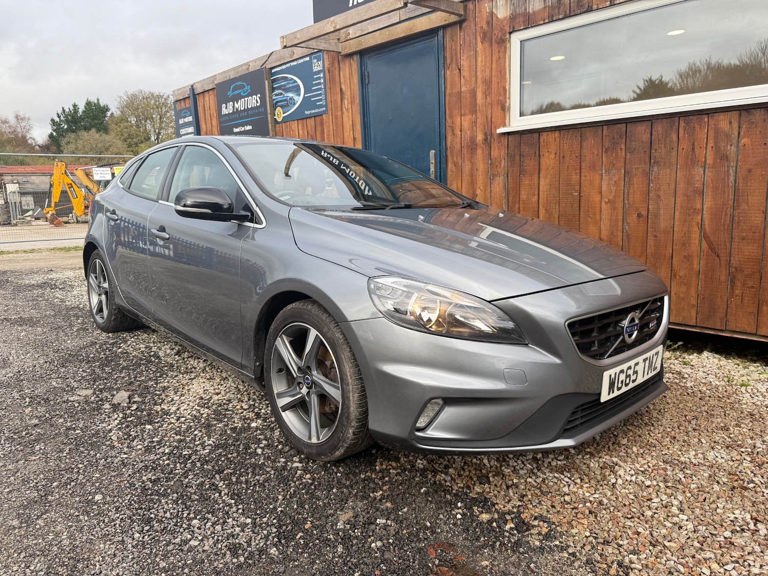 Used Volvo V40 2015 for sale - 76444730: Photo 6