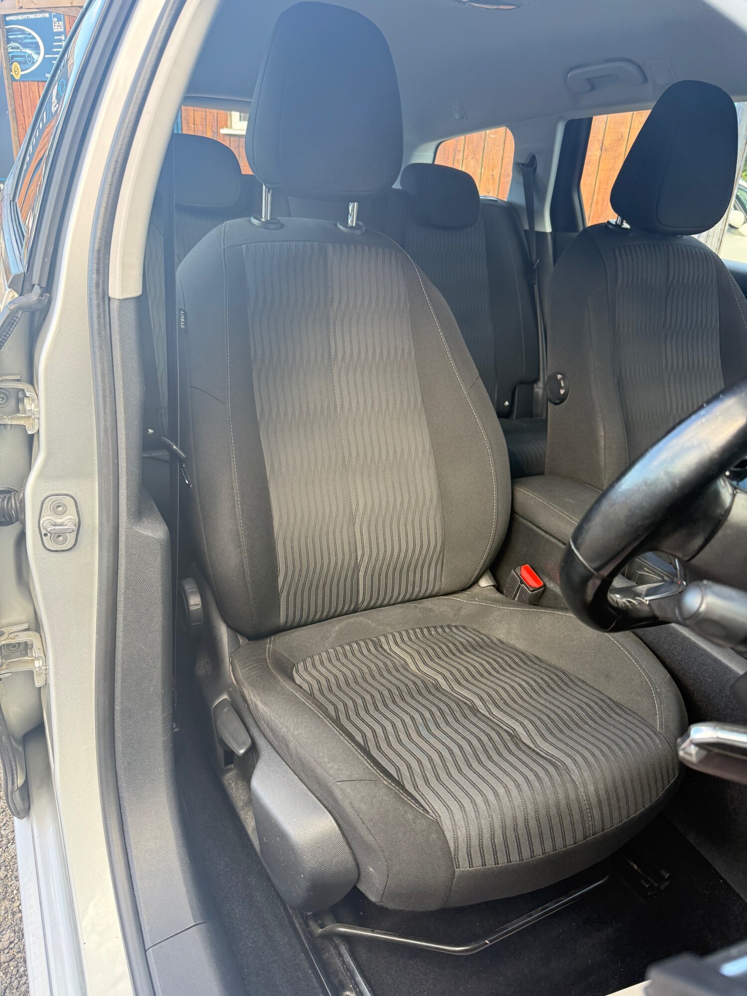 Used Peugeot 308 2016 for sale - 76041373: Photo 12