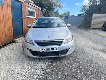 Used Peugeot 308 2016 for sale - 76041373: Photo 2