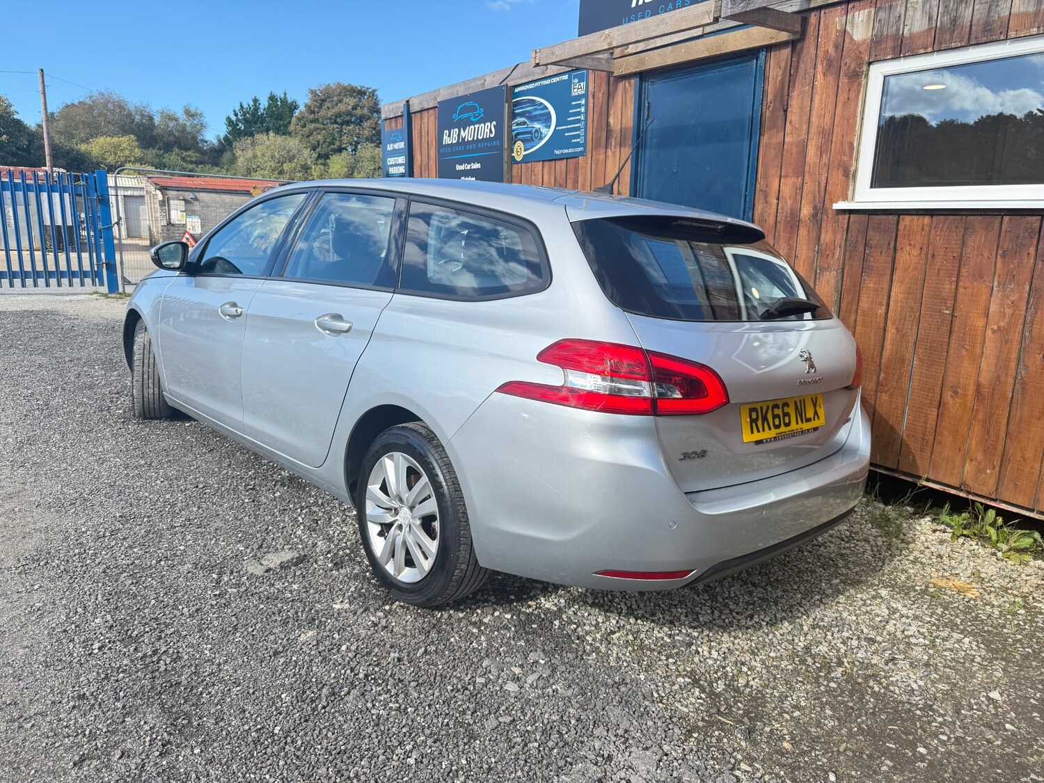 Used Peugeot 308 2016 for sale - 76041373: Photo 4
