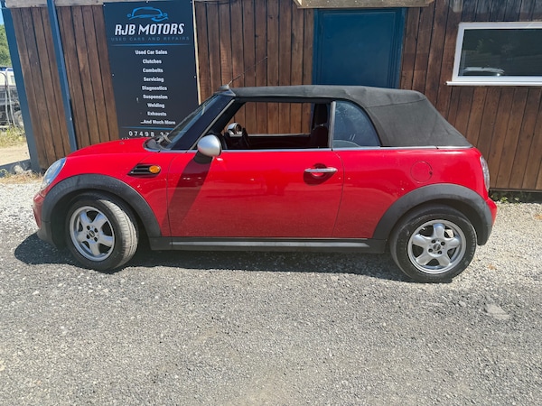 Used MINI Convertible 2011 for sale - 75581874: Photo 3