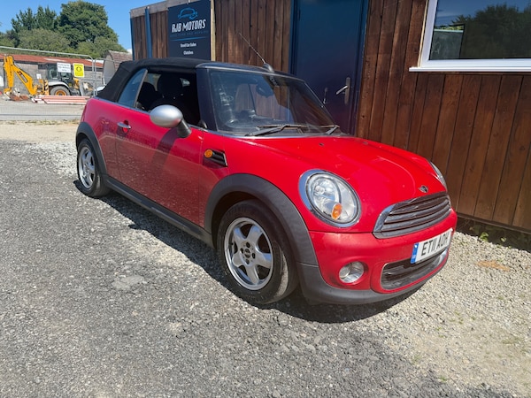 Used MINI Convertible 2011 for sale - 75581874: Photo 6