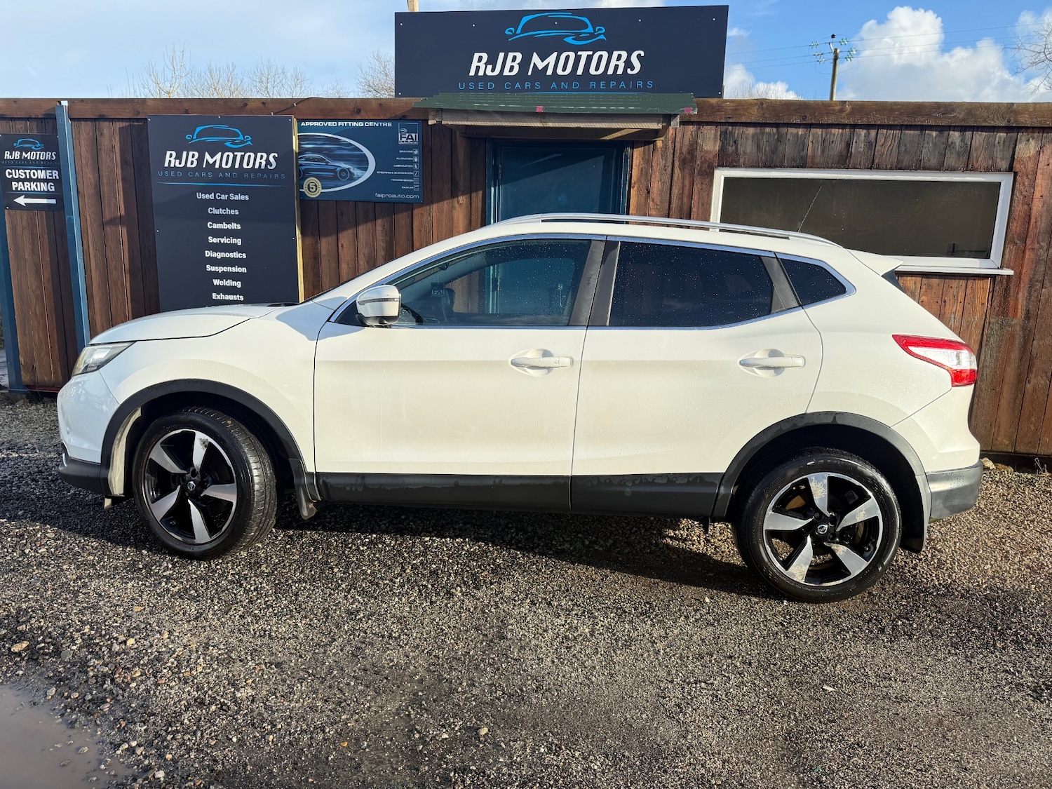Used Nissan Qashqai 2014 for sale - 77220780: Photo 3