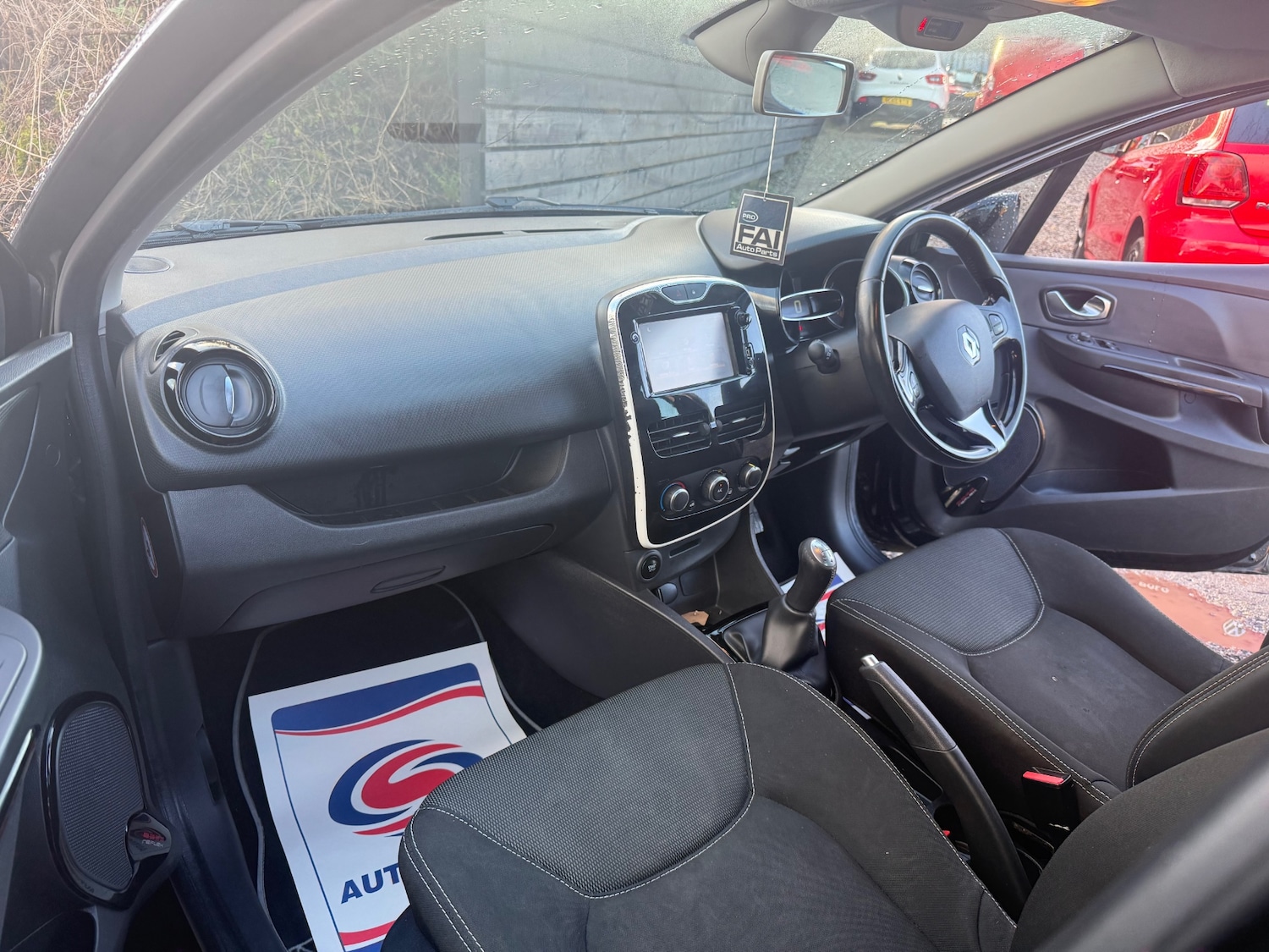 Used Renault Clio 2015 for sale - 77008368: Photo 10