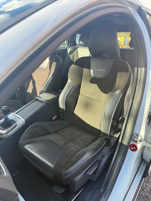 Used Volvo V60 2013 for sale - 76302179: Photo 11