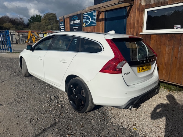 Used Volvo V60 2013 for sale - 76302179: Photo 4