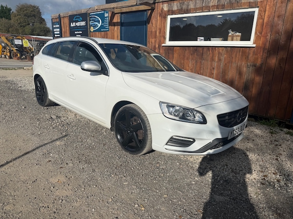 Used Volvo V60 2013 for sale - 76302179: Photo 6