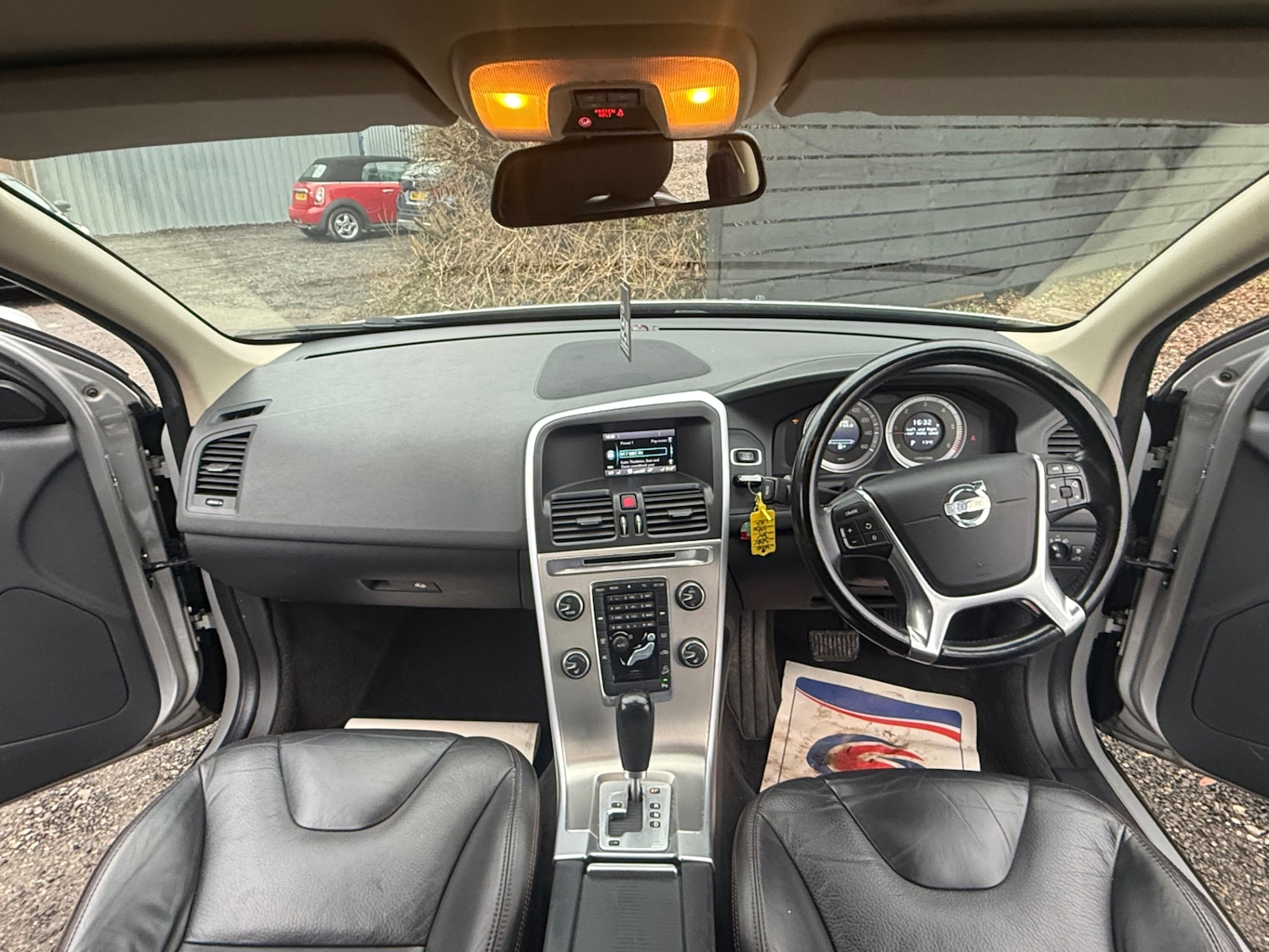 Used Volvo XC60 2011 for sale - 76594630: Photo 13