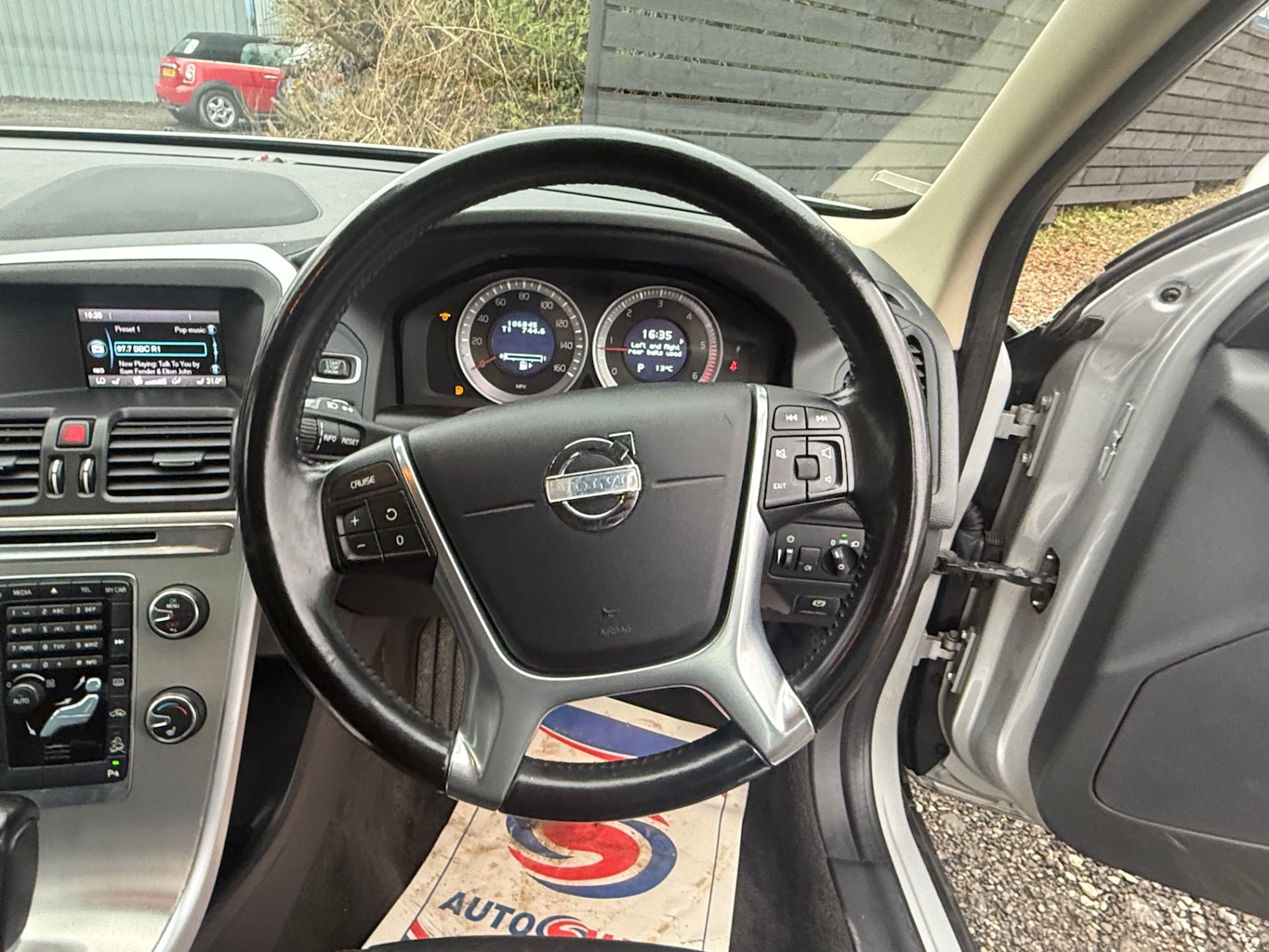 Used Volvo XC60 2011 for sale - 76594630: Photo 19