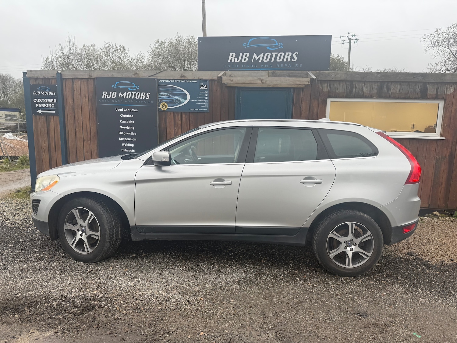 Used Volvo XC60 2011 for sale - 76594630: Photo 3