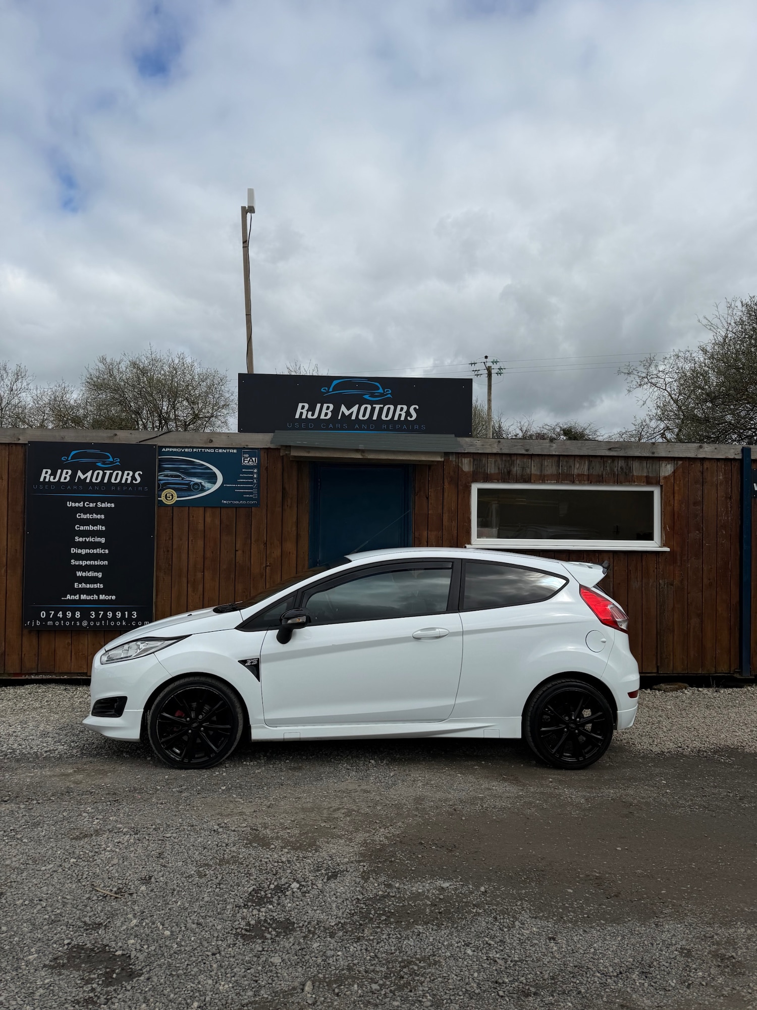Used Ford Fiesta 2016 for sale - 78112238: Photo 3