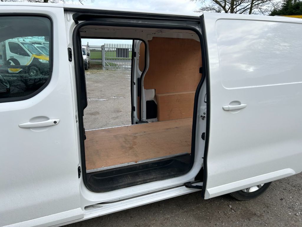 Used Vauxhall Vivaro 2021 for sale - 77715320: Photo 9