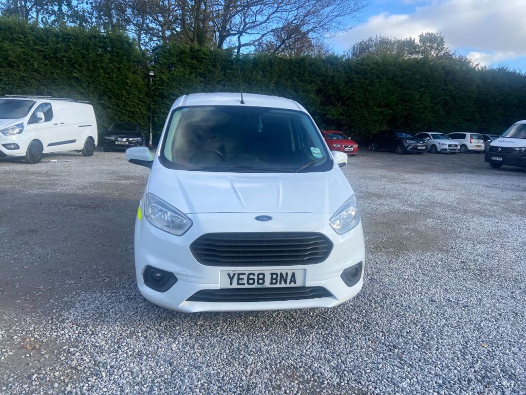 Used Ford Transit Courier 2018 for sale - 76367137: Photo 2