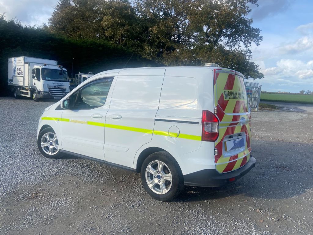 Used Ford Transit Courier 2018 for sale - 76367137: Photo 4