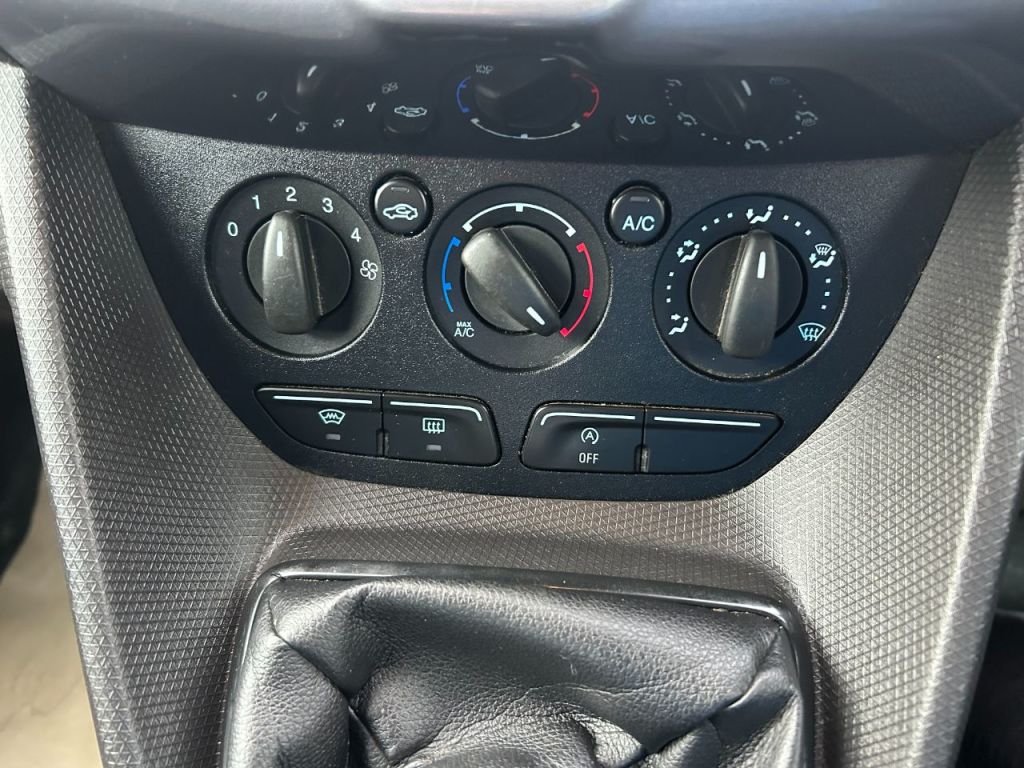 Used Ford Transit Connect 2017 for sale - 76904816: Photo 17