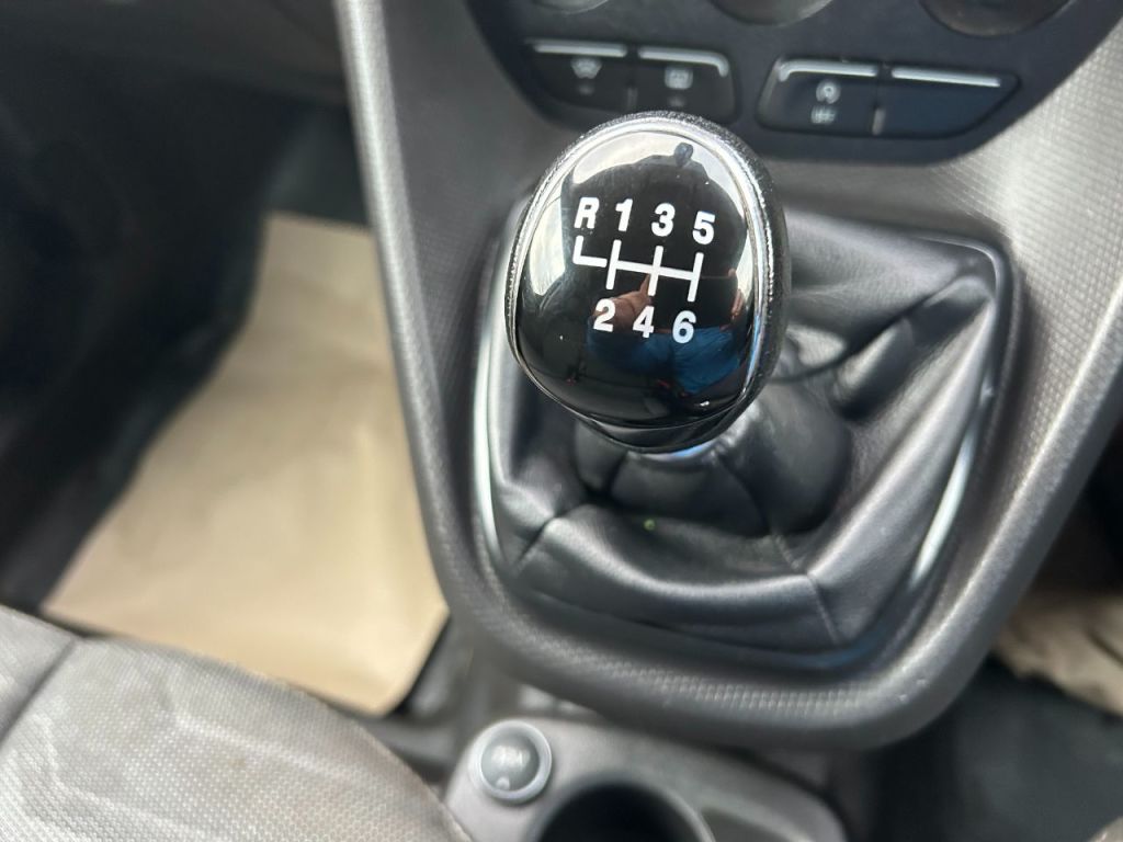 Used Ford Transit Connect 2017 for sale - 76904816: Photo 18