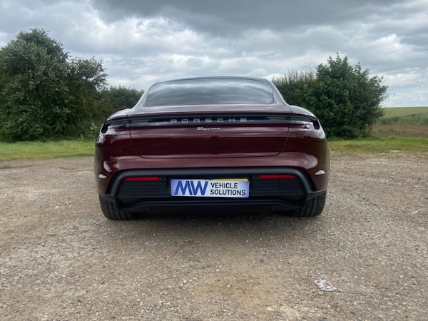 Used Porsche Taycan 2023 for sale - 71659378: Photo 4