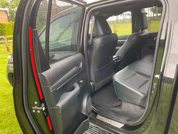 Used Toyota Hilux 2023 for sale - 78857642: Photo