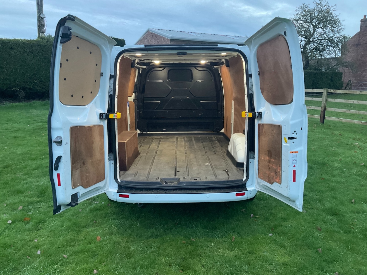 Used Ford Transit Custom 2020 for sale - 76848857: Photo 9