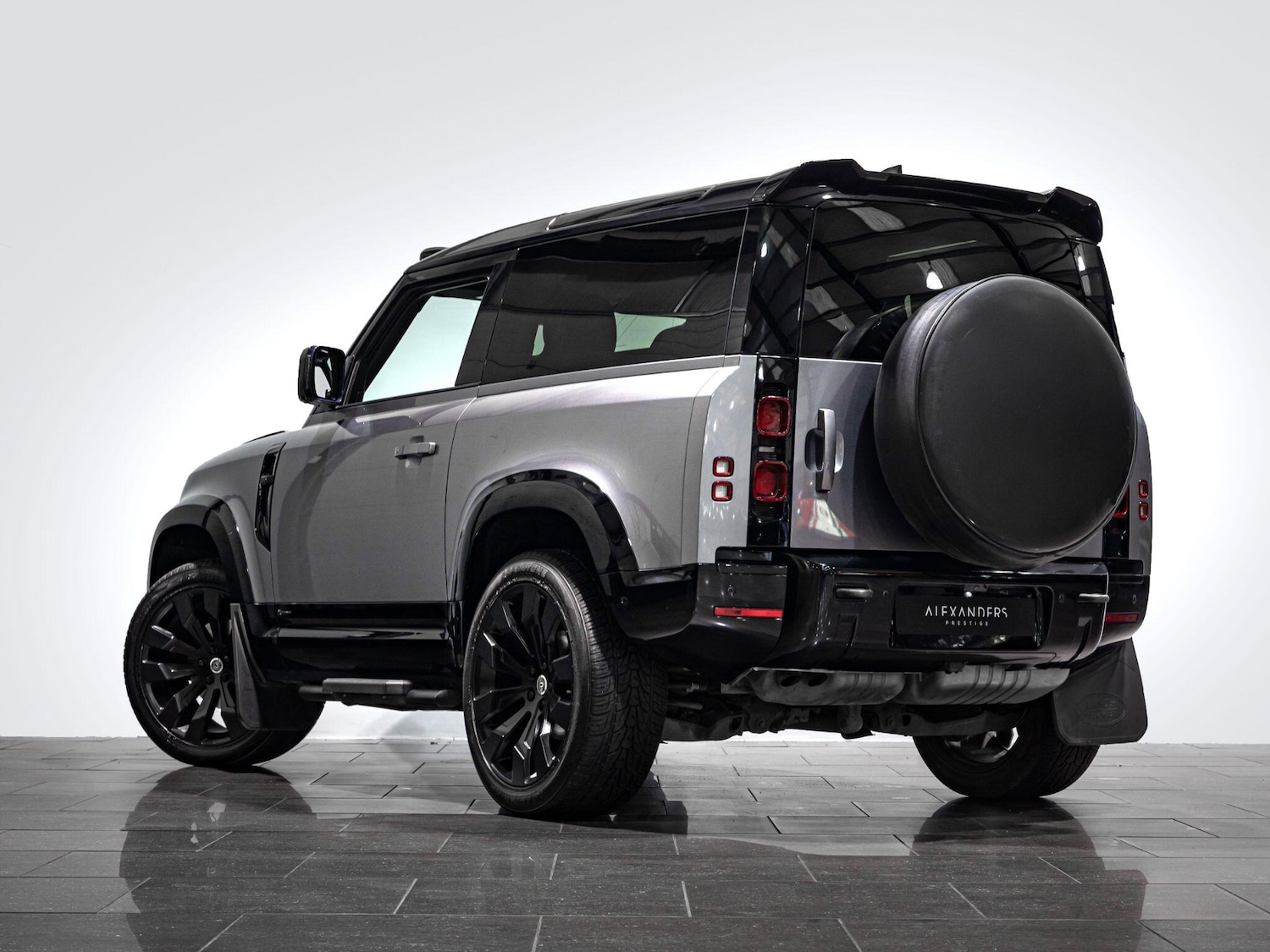 Used Land Rover Defender 90 for sale - 76425446: Photo 5